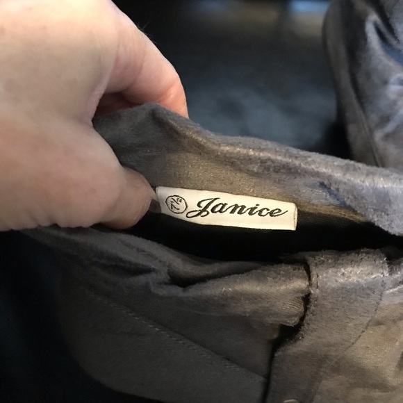 Janice “Carla - 18” Ultrasuede grey ankle boots - Picture 6 of 8